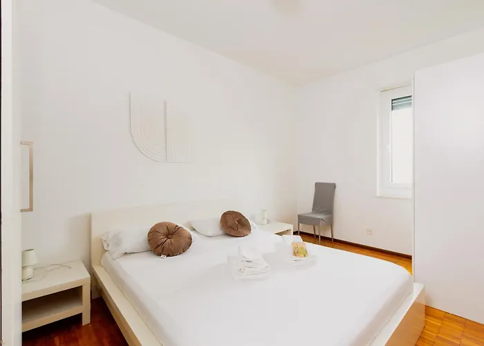 White - Lg - Sangottardo26